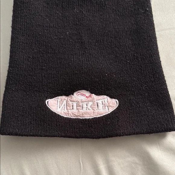 Nike Black Beanie - Picture 3 of 4